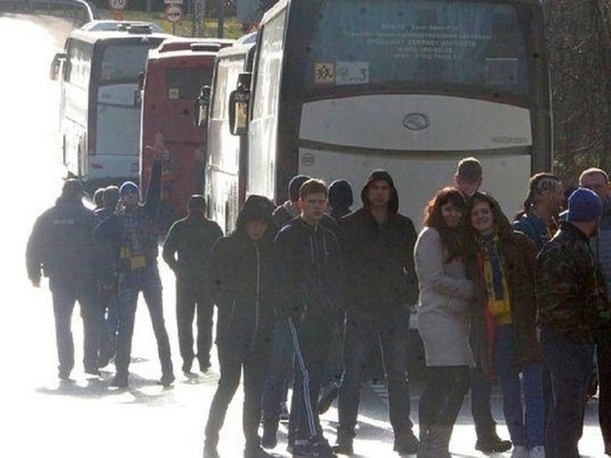 Автобусы с болельщиками «Ростова» более пяти часов не пускали в Сочи