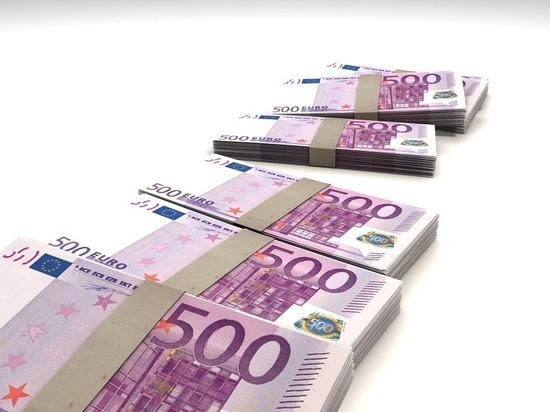 Поддельные 500 евро обнаружили в Пскове