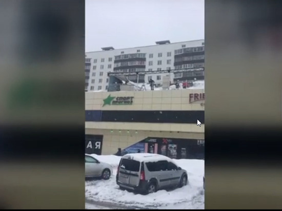 В Татарстане выясняют причины исчезновения крыши у кафе