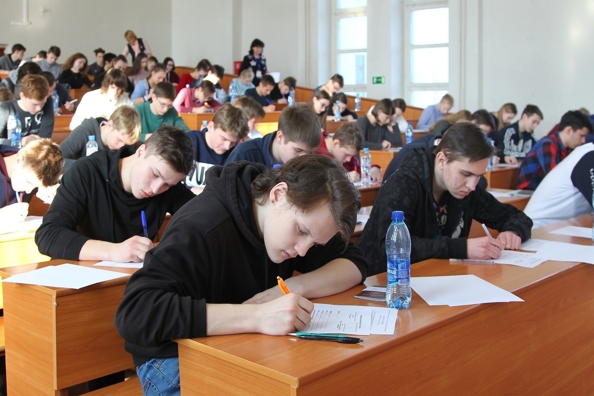 Поступление в 10 класс ярославль. Ярославль наука. ВСОШ Ярославль. Школа 18 Ярославль.
