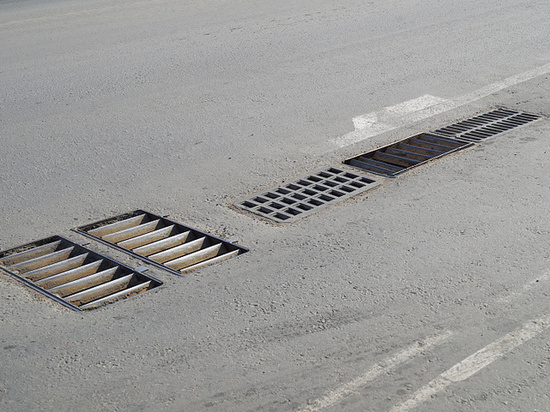 Новые ливневые решетки устанавливают на дорогах Хабаровска