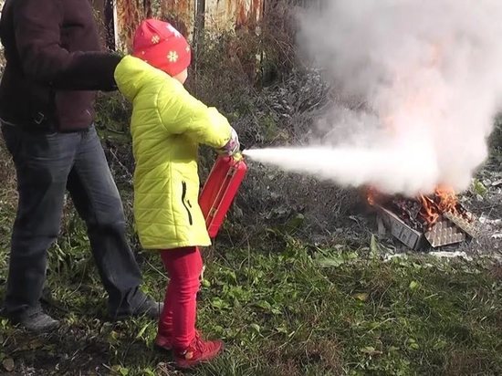 Школьников Обнинска будут учить пользоваться огнетушителем