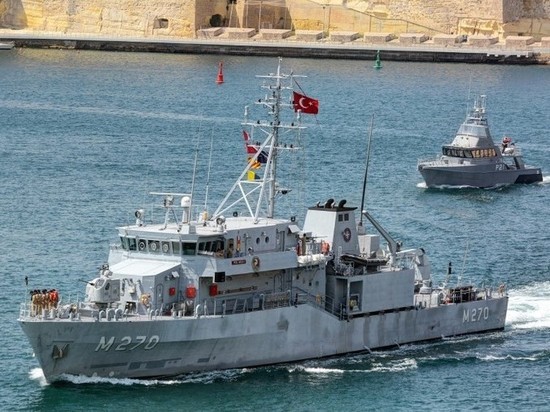 В Новороссийск прибывают два турецких военных корабля