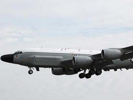 Американский самолёт был замечен у границ Псковской области