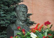 Странное задержание на могиле Сталина: парня скрутили как террориста