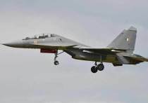 Многоцелевой истребитель Су-30МКИ индийских ВВС успешно вступил в бой против пакистанского F-16 в небе над Джамму и Кашмир