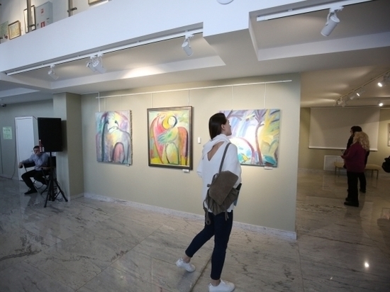 В Волгограде открылась персональная выставка Елены Сивишкиной