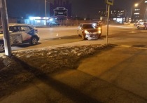 В Красноярске на Взлетке в ДТП попал автомобиль Универсиады