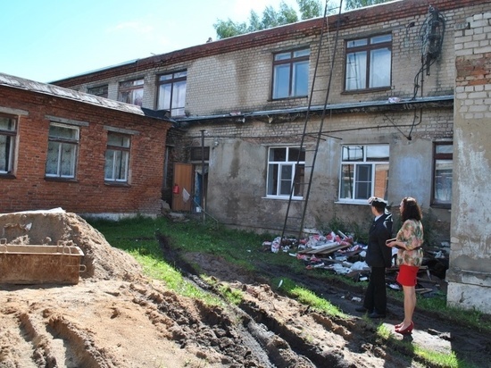 Жители из поселка Новописцово опасаются закрытия детского сада