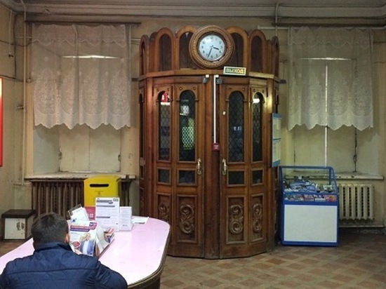 Вторая «Снежинка»: «Почта России» изуродовала старинное здание в Иркутске