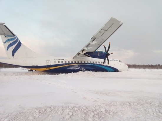 В Красноярском крае самолет выкатился за пределы взлётной полосы В Красноярском крае самолет выкатился за пределы взлётной полосы