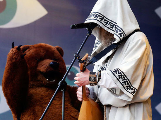В Калининграде с концертом выступят Нейромонах Феофан и его медведь