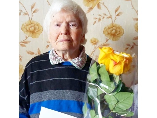 В Серпухове поздравили труженицу тыла с 90-летним юбилеем