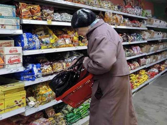 Бедные стали еще беднее: эксперты объяснили рекордный рост расходов россиян