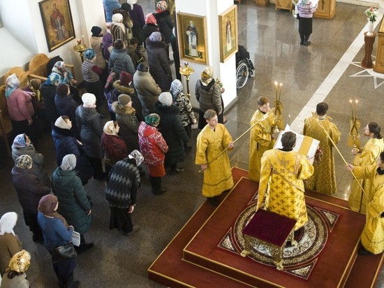 В Прощеное воскресенье в православном храме Тувы было много верующих