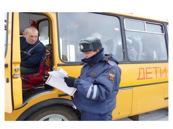 В Серпухове сотрудники ГИБДД проверяют водителей автобусов