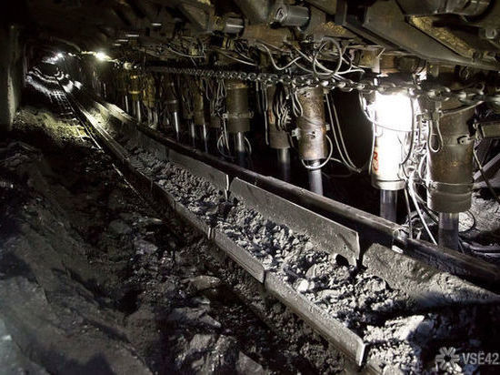 В Кузбассе на шахте при обрушении породы пострадал человек