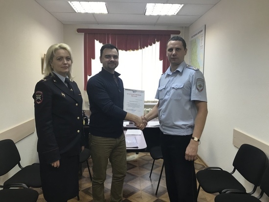 Петрозаводчанина наградили за помощь ГИБДД в поимке нетрезвых водителей