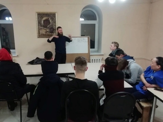  Священники организовали спортивный отдых для православной молодежи Тувы