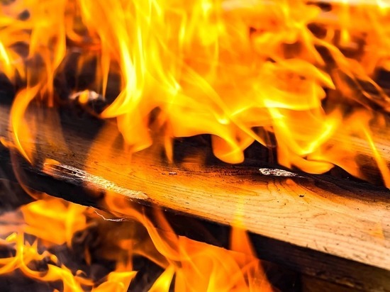 Куривший в постели пенсионер погиб на пожаре в Забайкалье