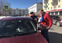 Накануне Международного женского дня, инспектора Серпуховской Госавтоинспекции провели праздничную акцию, в ходе которой поздравили женщин-автомобилисток