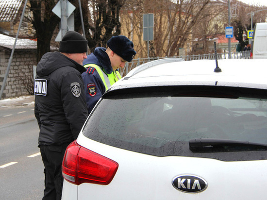 В Калининграде судебные приставы притормозили супер-лихачку