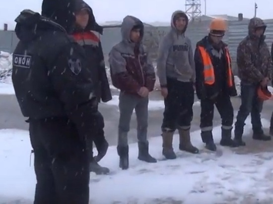 На стройках Оренбурга задержали  15 незаконных мигрантов