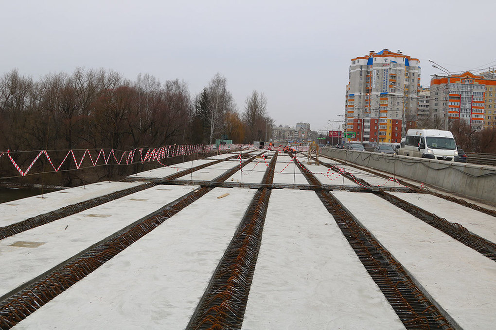 Работа в брянском районе. Город Брянск Первомайский мост. Первомайский мост Брянск где находится. Поселок Первомайский Брянской области стройка фото.