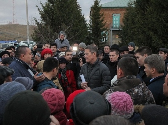 Эксперты: «Для политических шантажистов у Хабирова есть две стратегии» Эксперты: «Для политических шантажистов у Хабирова есть две стратегии»