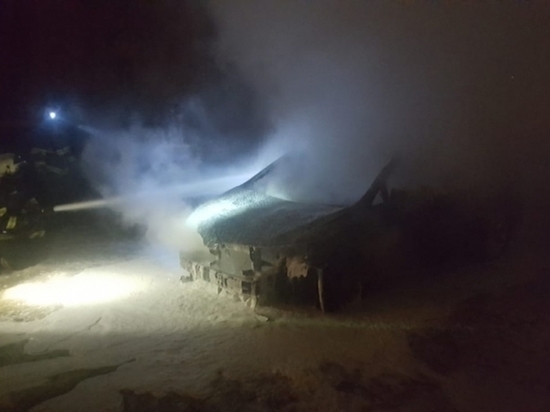 Ночью в Щекинском районе сгорели две иномарки