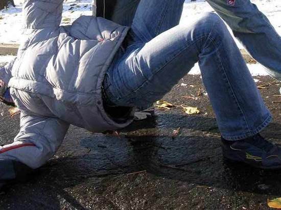 На западе Москвы русские и чеченцы устроили массовую драку На западе Москвы русские и чеченцы устроили массовую драку