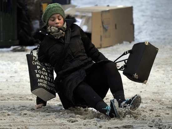 За зимний сезон 6 тысяч ярославцев получили травмы из-за гололеда на улицах
