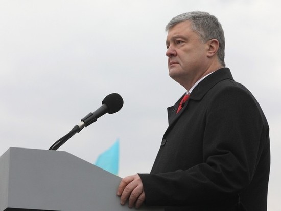 Президент Украины использует любые способы для самопиара