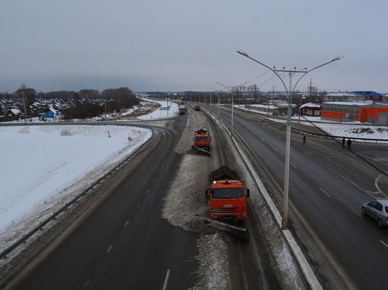 Холод вернулся: алтайские дорожники и сотрудники ГИБДД работают в усиленном режиме