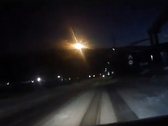 В Красноярском крае засняли на видео падение горящего метеорита