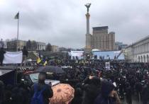 На проходящем в центре Киева митинге «Национального корпуса» собралось около восьми тысяч человек, сообщил в соцсетях глава пресс-службы движения Роман Чернышев