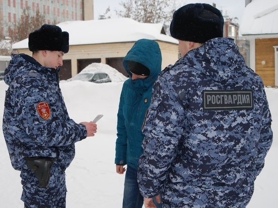 В Кировской области мужчина забрался в магазин и был пойман росгвардейцами