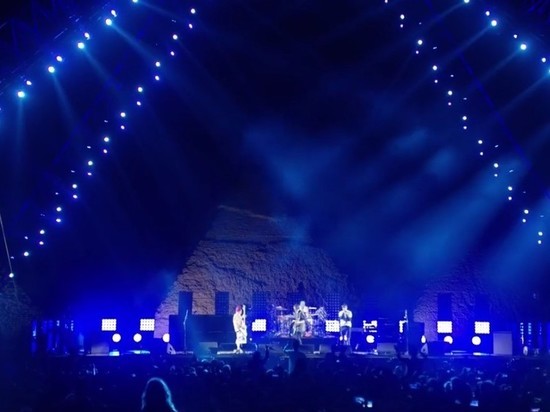 Red Hot Chili Peppers сыграли концерт у пирамиды Хеопса