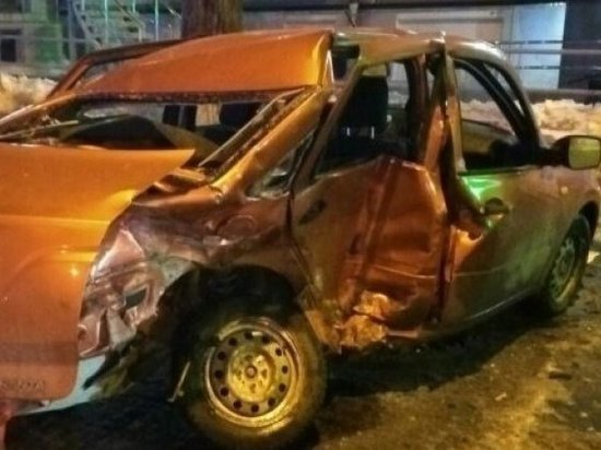 На проспекте Ленина сегодня ночью произошла авария с участием пьяного автомобилиста без прав