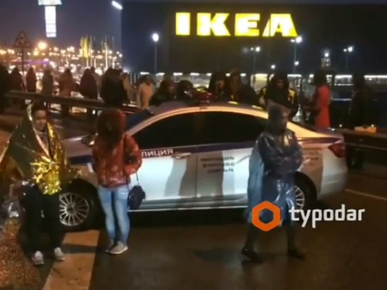 Посетителей ТЦ «Мега-Адыгея» под Краснодаром эвакуировали