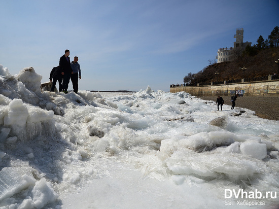 Лед на Амуре у Хабаровска начал разрушаться