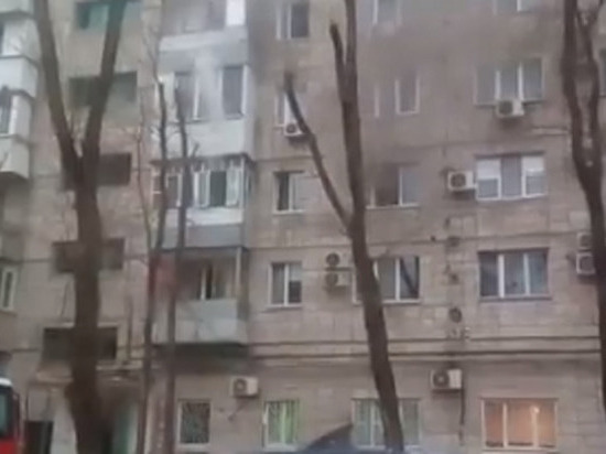 На юге Волгограда на пожаре в 9-этажке погиб человек