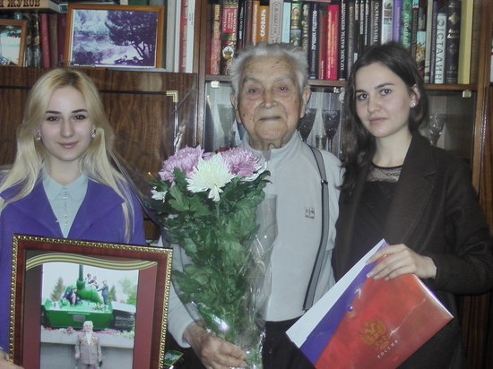 Студенты Северо-Кавказского института РАНХиГС поздравили наставника