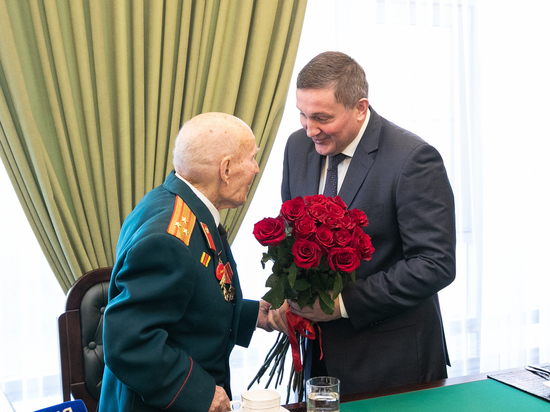 Фронтовик Владимир Туров отпраздновал 99-й день рождения