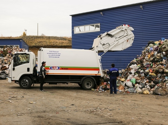 Продолжаются закупки мусоровывозящей техники и обустройство контейнерных площадок