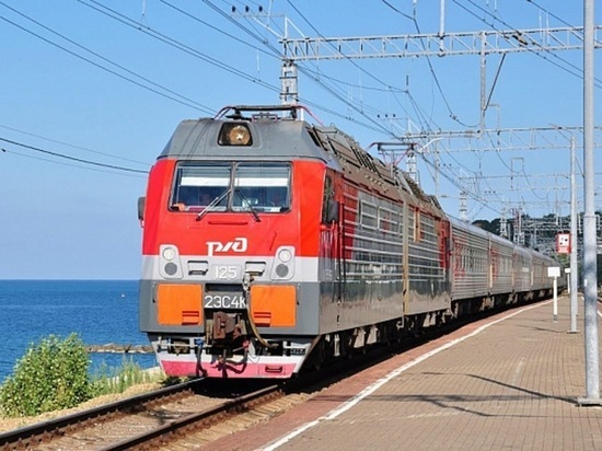 На майские праздники в Сочи запустят дополнительные поезда из Ростова