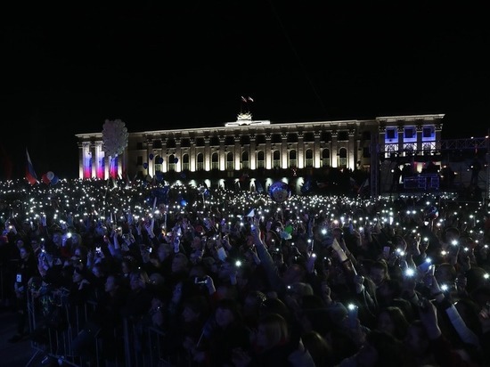 В Симферополе концерт по случаю Крымской весны собрал 30 тысяч человек