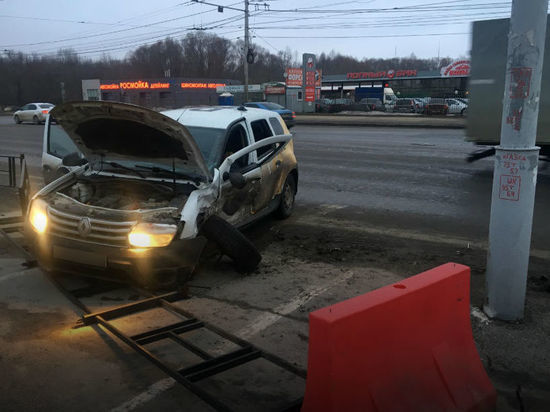 В аварии у рязанского «Барса» пострадали водитель и пассажир «Рено»