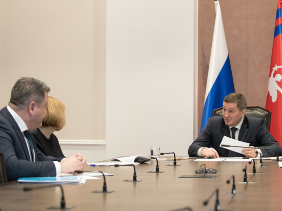 Волгоградский губернатор принял участие в совещании полпреда президента в ЮФО