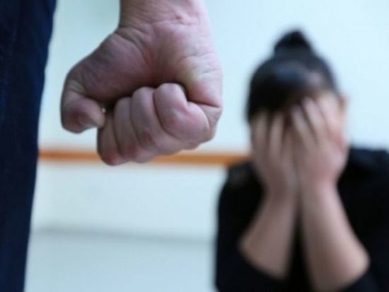 Житель Чувашии избил и изнасиловал подругу знакомого